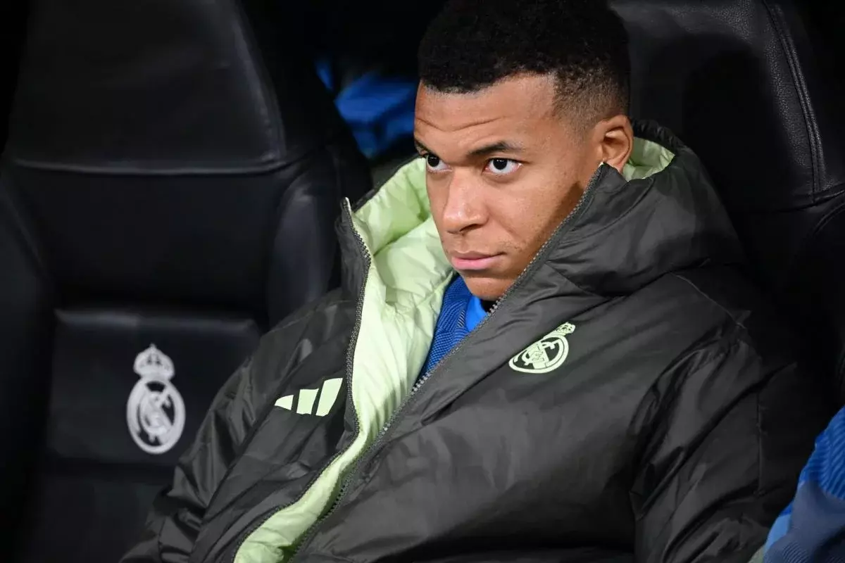 എംബാപ്പെയുടെ പരിക്ക്; റയല്‍ മാഡ്രിഡിന് ഗുരുതര വീഴ്ച, ഇടതുകാലിന് പരിക്കേറ്റു, എംആര്‍ഐ സ്‌കാന്‍ ചെയ്തത് വലതുകാലില്‍