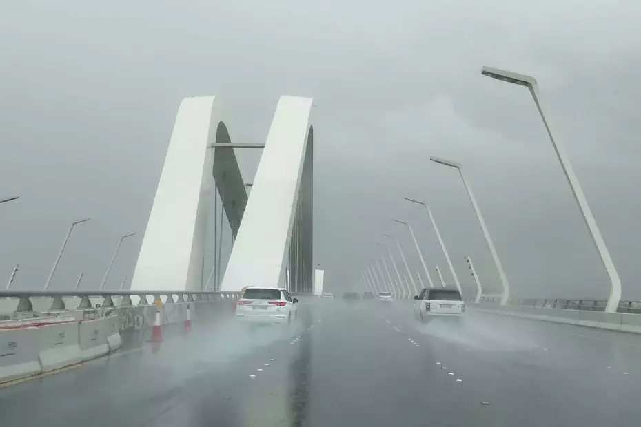 യുഎഇയില് മഴ മുന്നറിയിപ്പ് യുഎഇയില് മഴ മുന്നറിയിപ്പ്