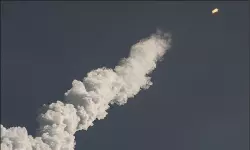 അബുദാബിയില്‍ മിസൈല്‍ അവിശിഷ്ടങ്ങള്‍ വീണ് അഞ്ച് പേര്‍ക്ക് പരിക്കേറ്റു