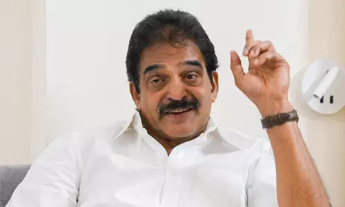 ആദ്യം ക്രിസ്മസ് കേക്കുമായി പോകും, പിന്നീട് നിയമം ഉപയോഗിച്ച് നേരിടും; എഫ്‌സിആര്‍എ നിയമ ഭേദഗതിയില്‍ കേന്ദ്രത്തിനെതിരേ കെ സി വേണുഗോപാല്‍