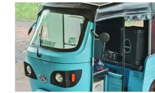 തിരഞ്ഞെടുപ്പ് പ്രചാരണത്തില്‍ ഗ്രീന്‍ അനൗണ്‍സ്‌മെന്റ് സിസ്റ്റം; കാര്‍ബണ്‍ ന്യൂട്രല്‍ വാഹനവുമായി യുവ എന്‍ജിനിയര്‍