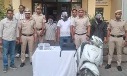 പിതാവിനെ തോക്കിന്‍മുനയില്‍ നിര്‍ത്തി 10 ലക്ഷം രൂപ കവര്‍ന്നു; വെടിയുതിര്‍ത്ത ശേഷം കടന്നുകളഞ്ഞ യുവാവും കൂട്ടാളികളും അറസ്റ്റില്‍