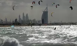 യുഎഇയില്‍ ശക്തമായ കാറ്റും കടല്‍ക്ഷോഭവും; യെല്ലോ അലേര്‍ട്ട് പ്രഖ്യാപിച്ചു