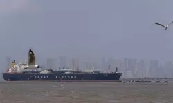 ഹോര്‍മുസ് കടലിടുക്ക് വഴി കൂടുതല്‍ കപ്പലുകള്‍ കടന്നുപോകുന്നതായി ട്രാക്കിംഗ് ഡാറ്റ