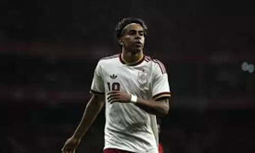 മുസ് ലിം വിരുദ്ധ മുദ്രാവാക്യങ്ങള്‍ ഉയര്‍ത്തിയ ആരാധകര്‍ക്കെതിരേ തുറന്നടിച്ച് ലാമിന്‍ യമാല്‍; ഞാന്‍ ഒരു മുസ് ലിം ആണ്