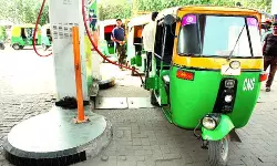 ടോറന്റ് ഗ്യാസ് സിഎന്ജി വിലയില് കിലോഗ്രാമിന് 2.50 രൂപയുടെ വര്ധന ടോറന്റ് ഗ്യാസ് സിഎന്ജി വിലയില് കിലോഗ്രാമിന് 2.50 രൂപയുടെ വര്ധന