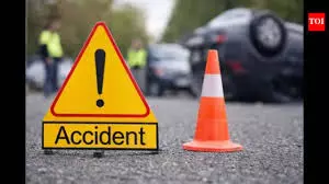 പേരമകന് ഓടിച്ചെത്തിയ വാഹനം വീട്ടുമുറ്റത്തുനിന്ന് പിന്നോട്ടുരുണ്ട് വയോധിക മരിച്ചു പേരമകന് ഓടിച്ചെത്തിയ വാഹനം വീട്ടുമുറ്റത്തുനിന്ന് പിന്നോട്ടുരുണ്ട് വയോധിക മരിച്ചു