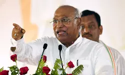 തിരഞ്ഞെടുപ്പ് പ്രചാരണം; കോണ്‍ഗ്രസ് അധ്യക്ഷന്‍ മല്ലികാര്‍ജുന്‍ ഖാര്‍ഗെ ഇന്ന് കേരളത്തില്‍