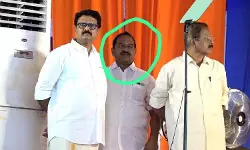 നരേന്ദ്ര മോദിക്കൊപ്പം വേദി പങ്കിട്ട് ക്ഷേത്രമോഷണ കേസില്‍ കോടതി ശിക്ഷിച്ച പ്രതി