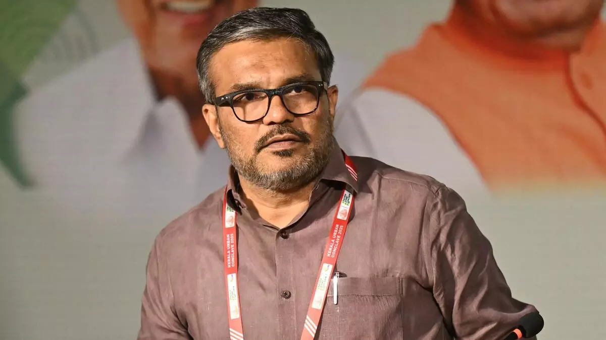 ഭാര്യയുടെ ചിത്രങ്ങള് ഉപയോഗിച്ച് അപവാദ പ്രചാരണം; പരാതിയുമായി മന്ത്രി എം ബി രാജേഷ് ഭാര്യയുടെ ചിത്രങ്ങള് ഉപയോഗിച്ച് അപവാദ പ്രചാരണം; പരാതിയുമായി മന്ത്രി എം ബി രാജേഷ്