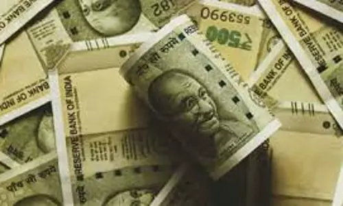 പാലക്കാട് വോട്ടര്‍മാര്‍ക്ക് പണം നല്‍കുന്നു; ബിജെപിക്കെതിരേ കോണ്‍ഗ്രസ്, ദൃശ്യങ്ങള്‍ പുറത്ത്