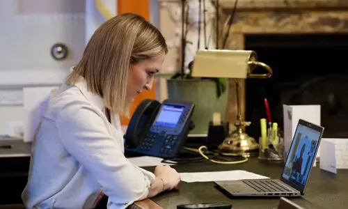 ലബ്നാനിലെ ഇസ്രായേലി ആക്രമണങ്ങളില് അപലപിച്ച് ഐറിഷ് മന്ത്രി; വെടിനിര്ത്തല് മേഖലയില് വ്യാപിപ്പിക്കണമെന്നും ആവശ്യം ലബ്നാനിലെ ഇസ്രായേലി ആക്രമണങ്ങളില് അപലപിച്ച് ഐറിഷ് മന്ത്രി; വെടിനിര്ത്തല് മേഖലയില് വ്യാപിപ്പിക്കണമെന്നും ആവശ്യം