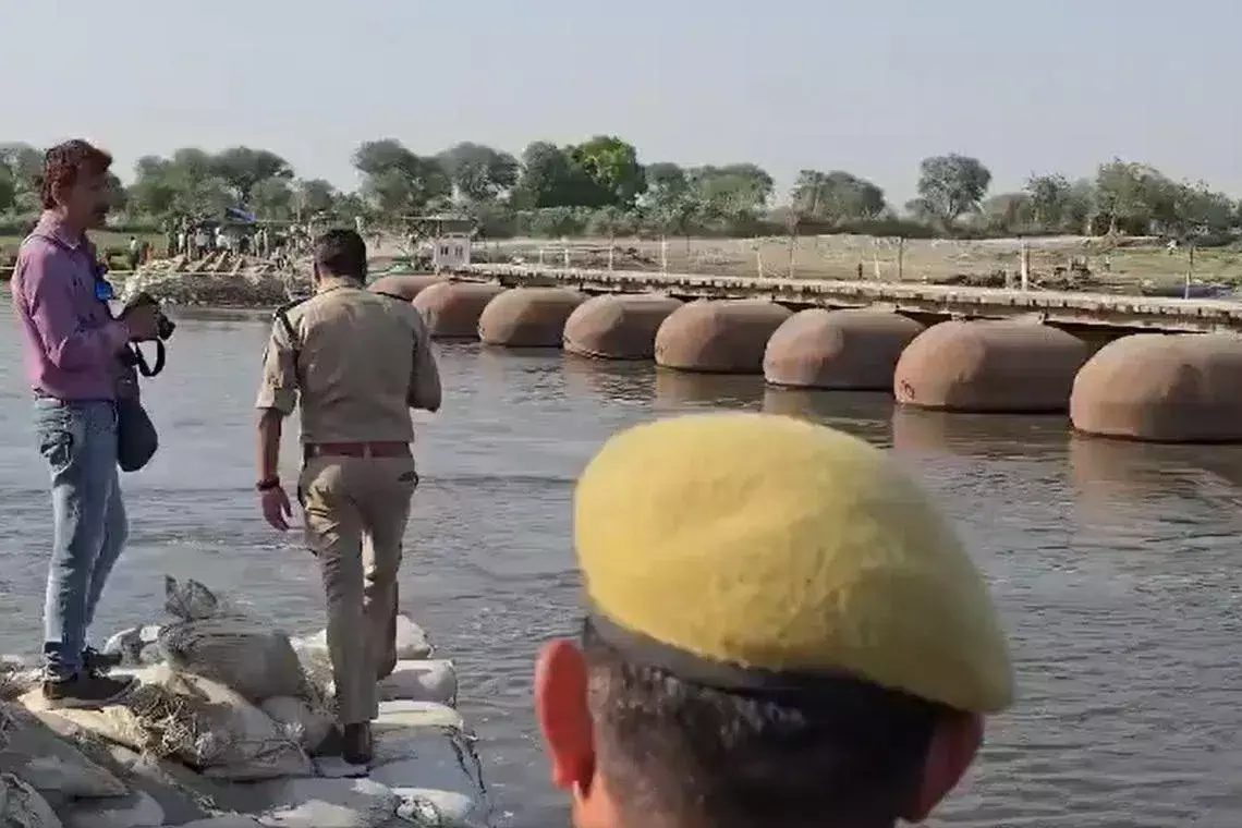 മധുരയില്‍ ബോട്ട് പാലത്തിലേയ്ക്ക് ഇടിച്ച് കയറി വന്‍ അപകടം; പത്ത് പേര്‍ മരിച്ചു