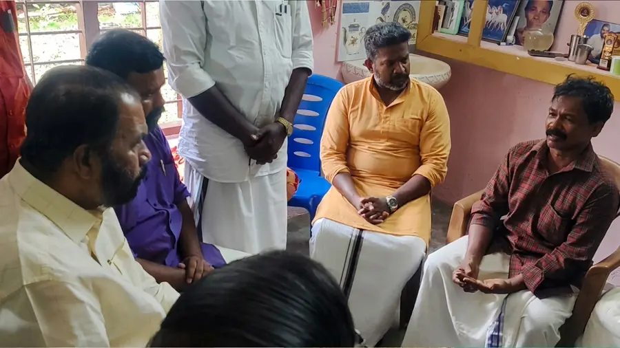 കോളജില്‍നിന്ന് ഒരാള്‍പോലും നിതിന്‍ രാജ് മരണപ്പെട്ടപ്പോള്‍ വീട്ടില്‍ വന്നില്ല എന്നത് സംശയമുണ്ടാക്കുന്നു: മന്ത്രി വി ശിവന്‍കുട്ടി