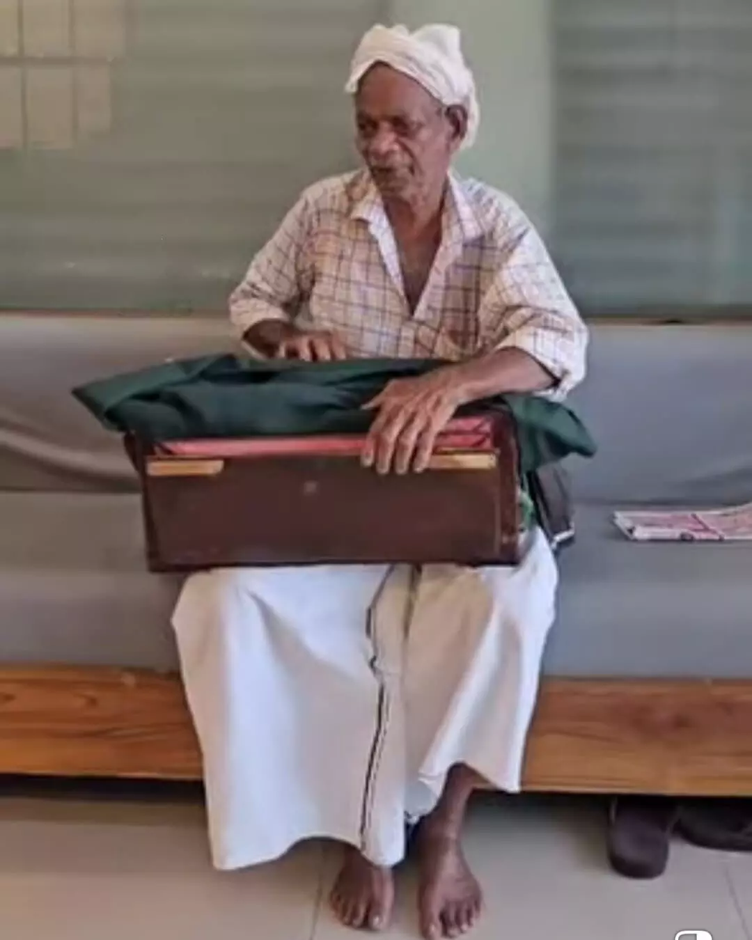 ഹാര്മോണിയം കലാകാരന് അലവി കാക്ക അന്തരിച്ചു ഹാര്മോണിയം കലാകാരന് അലവി കാക്ക അന്തരിച്ചു