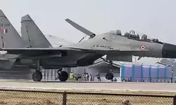 യുദ്ധവിമാനത്തിന് അടിയന്തര ലാന്‍ഡിങ്; പൂനെ വിമാനത്താവളത്തിലെ സര്‍വീസുകള്‍ മണിക്കൂറുകളോളം തടസ്സപ്പെട്ടു