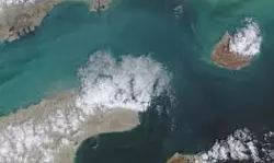 യുദ്ധം പൂര്‍ണമായി അവസാനിക്കുകയും ശാശ്വതമായ സമാധാനം കൈവരിക്കുകയും ചെയ്യുന്നതുവരെ ഹോര്‍മുസ് കടലിടുക്കില്‍ നിയന്ത്രണം തുടരുമെന്ന് ഇറാന്‍