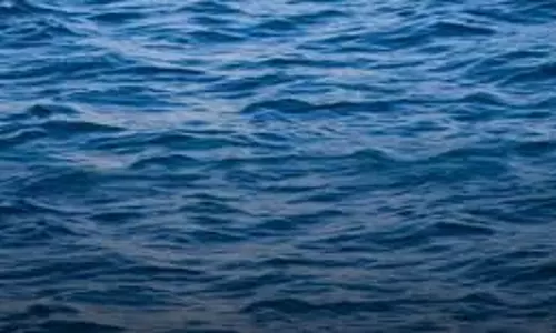 മല്‍സ്യബന്ധനത്തിനിടെ കടലില്‍ വച്ച് ശ്വാസതടസ്സം; ഒരാള്‍ മരിച്ചു, മൂന്നു പേര്‍ അബോധാവസ്ഥയില്‍